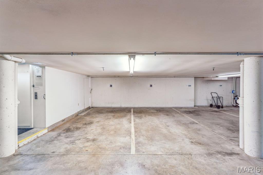 Country Club Terrace Condo - Residential