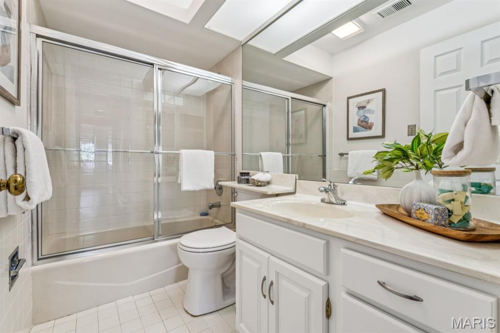 Country Club Terrace Condo - Residential