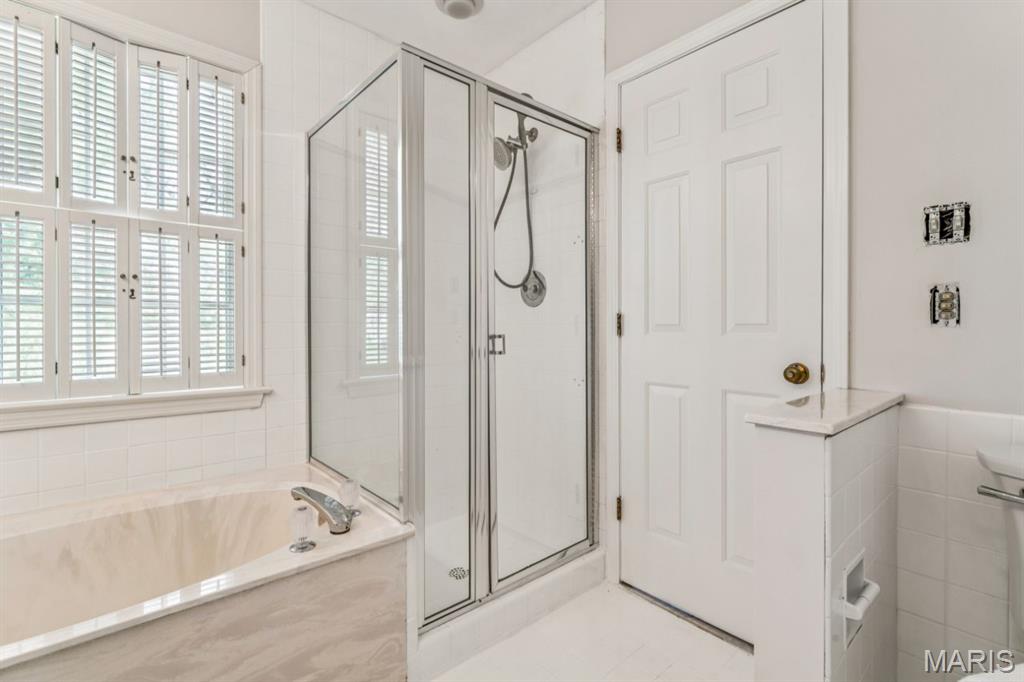 Country Club Terrace Condo - Residential