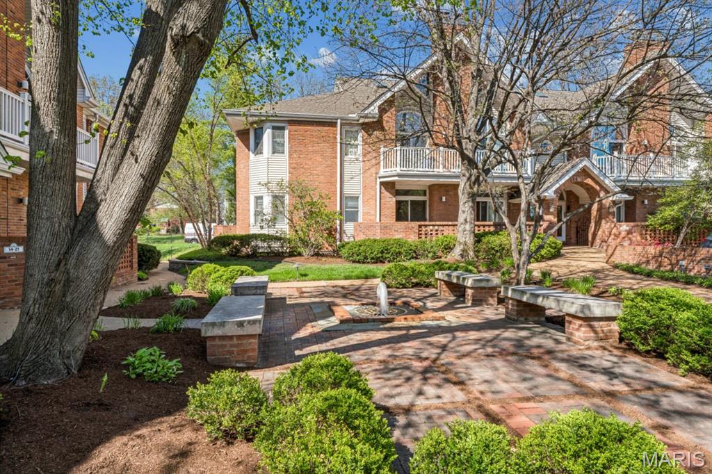 Country Club Terrace Condo - Residential