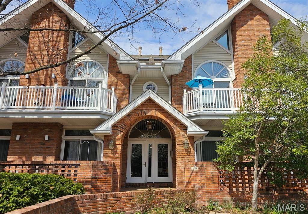 Photo of 28 Country Club Terrace, Kirkwood, MO 63122 (MLS # 26015085)