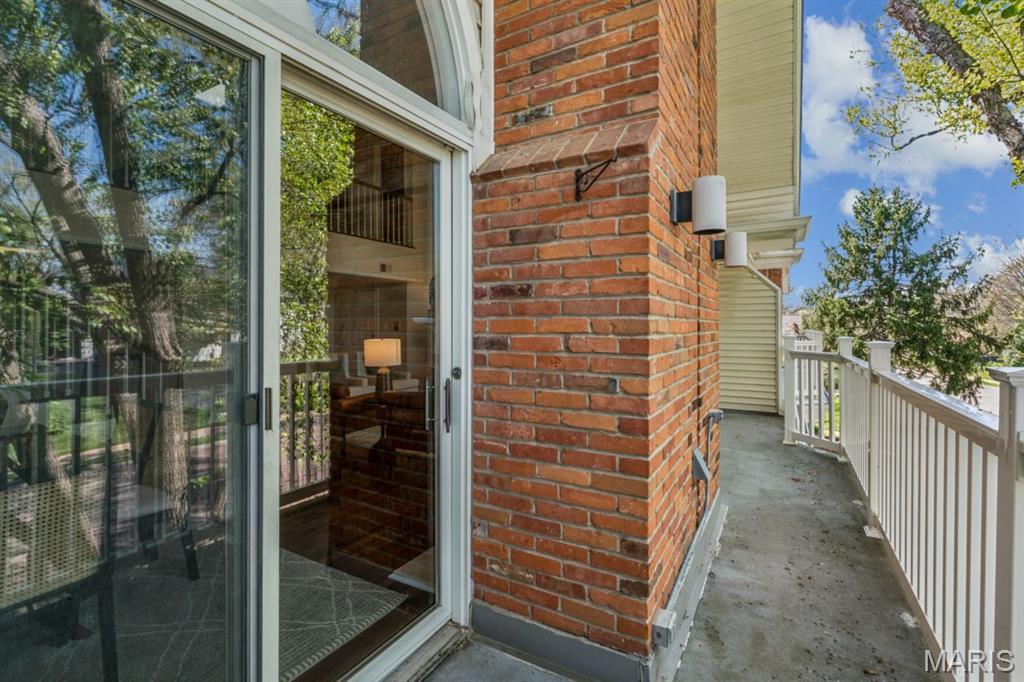 Country Club Terrace Condo - Residential