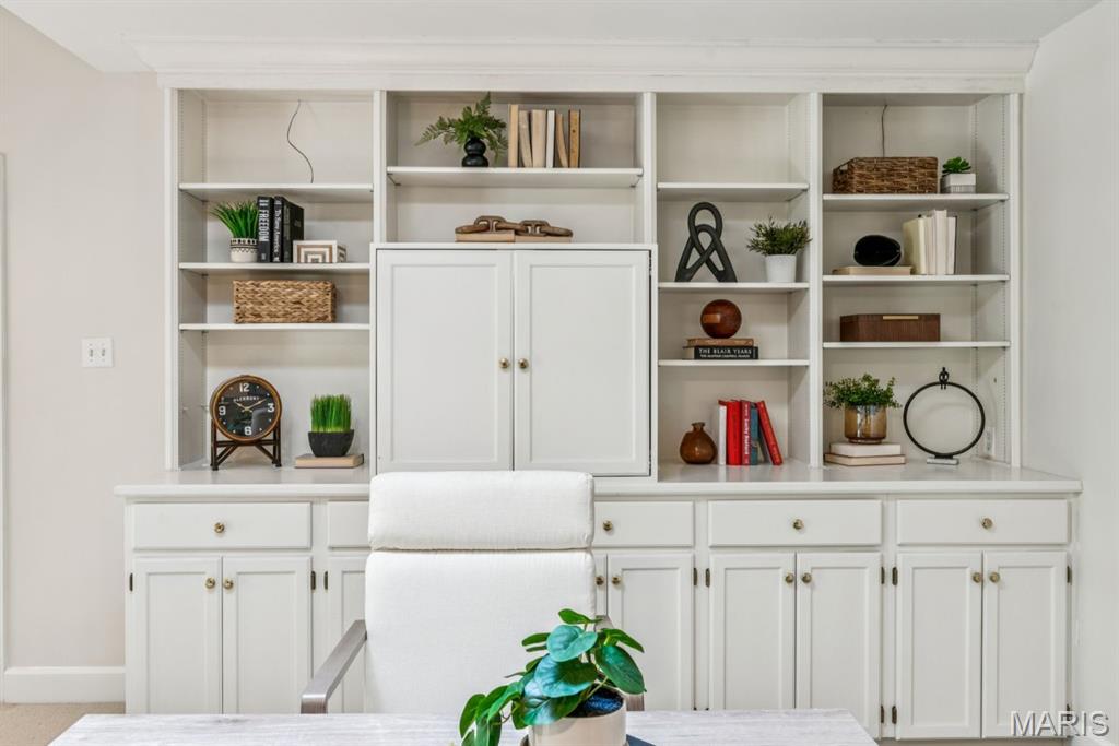 Country Club Terrace Condo - Residential