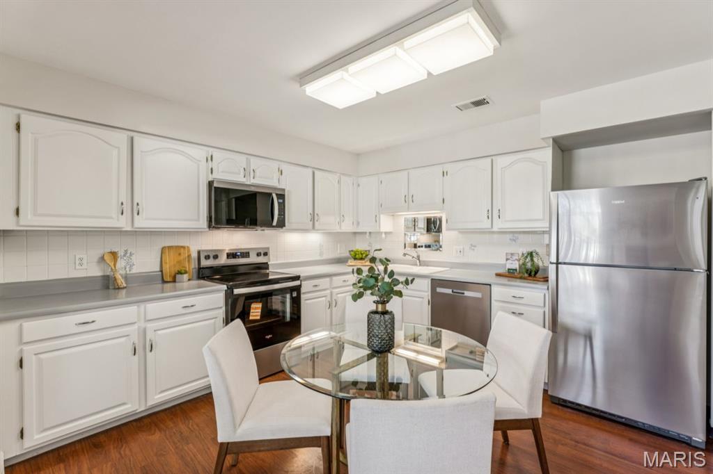 Country Club Terrace Condo - Residential