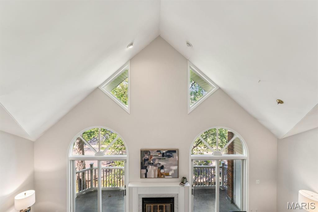 Country Club Terrace Condo - Residential