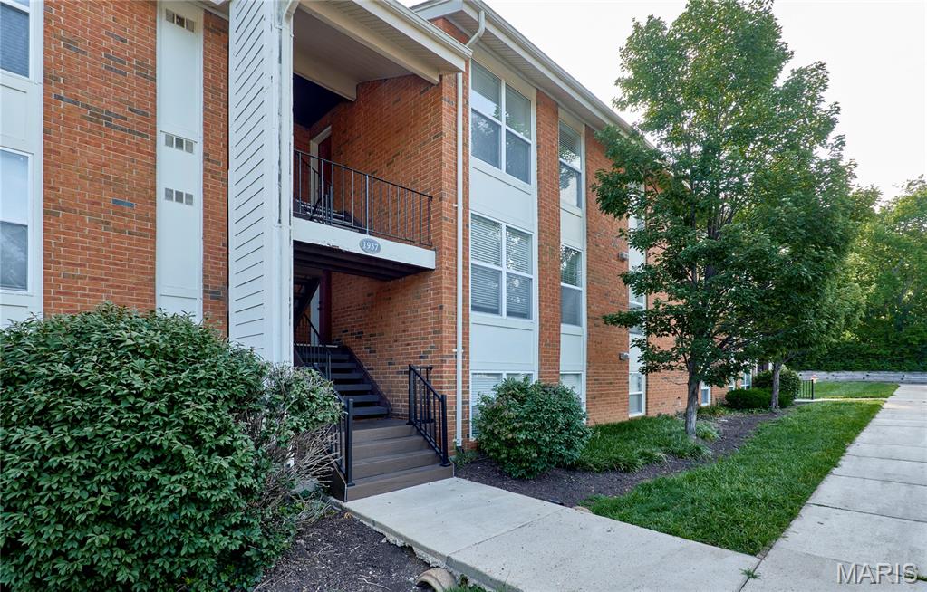 1937 Greenpoint Drive 304