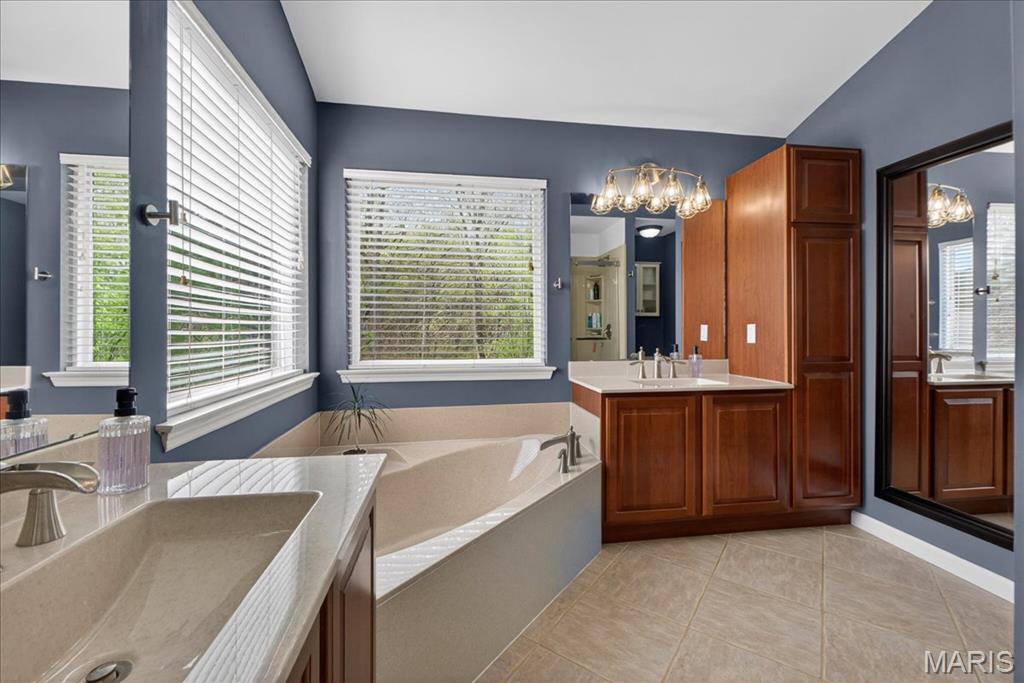 Silverstone Trls - Residential