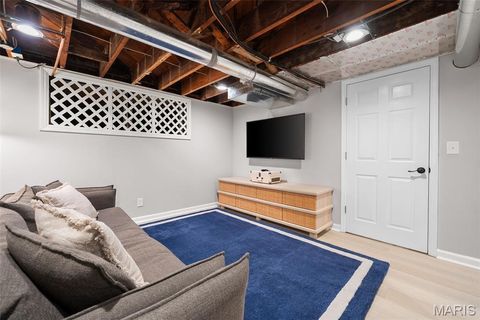 Tiny photo for 412 Hawbrook Court, Kirkwood, MO 63122 (MLS # 26011111)