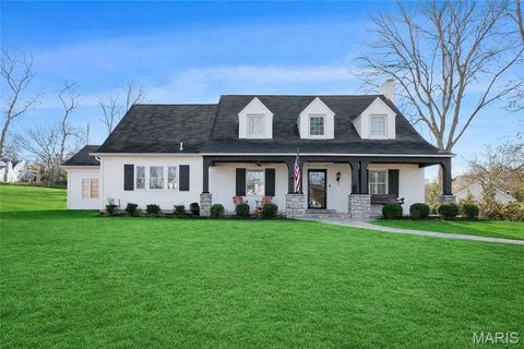 Photo of 412 Hawbrook Court, Kirkwood, MO 63122 (MLS # 26011111)