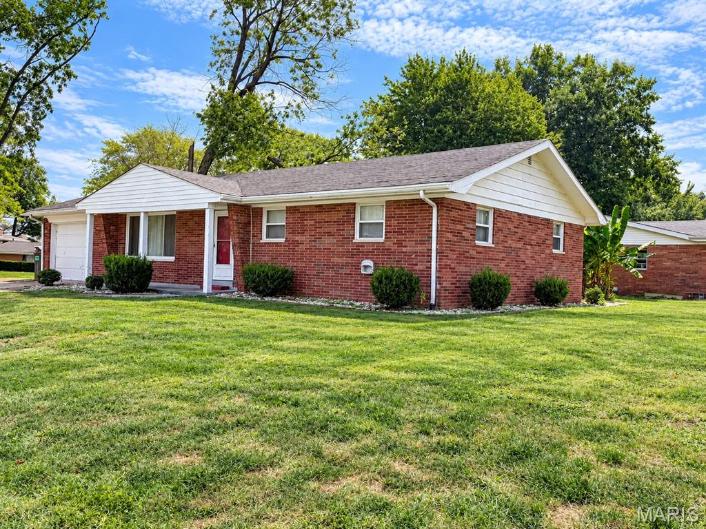 208 Hollandia Drive