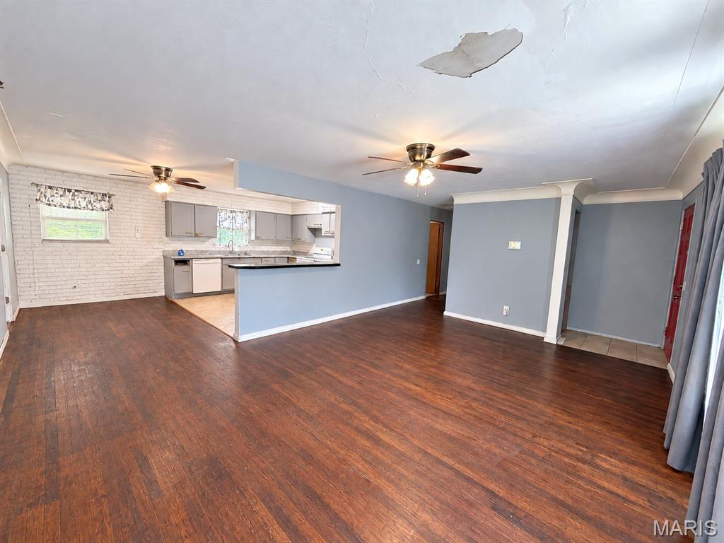 208 Hollandia Drive