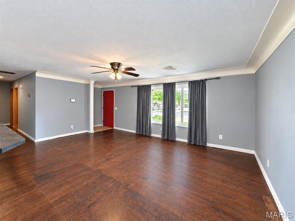 208 Hollandia Drive