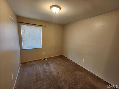 Tiny photo for 815 Portsdown Rd Rd, Ballwin, MO 63011 (MLS # 25074881)