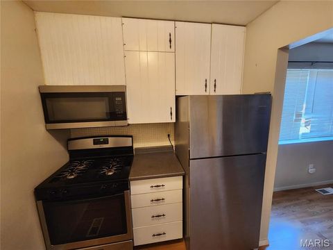 Tiny photo for 815 Portsdown Rd Rd, Ballwin, MO 63011 (MLS # 25074881)