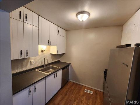 Tiny photo for 815 Portsdown Rd Rd, Ballwin, MO 63011 (MLS # 25074881)