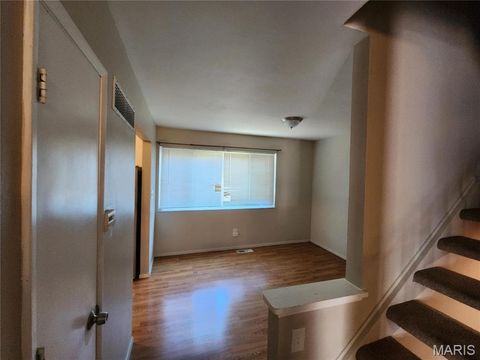 Tiny photo for 815 Portsdown Rd Rd, Ballwin, MO 63011 (MLS # 25074881)