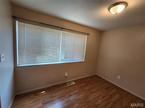 Tiny photo for 815 Portsdown Rd Rd, Ballwin, MO 63011 (MLS # 25074881)