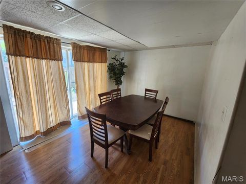 Tiny photo for 815 Portsdown Rd Rd, Ballwin, MO 63011 (MLS # 25074881)