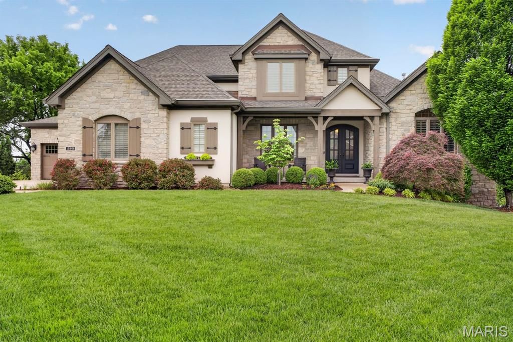 Photo of 12868 Willow Pond Court, Des Peres, MO 63131 (MLS # 26003098)