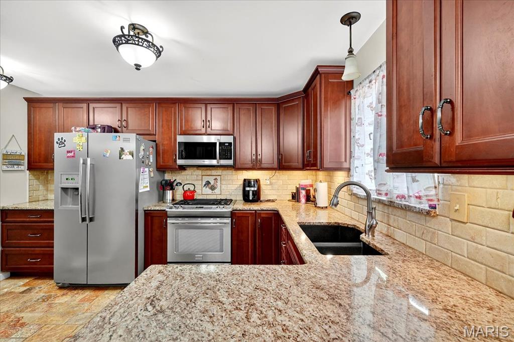 Arnold, Missouri 63010, United States, 3 Bedrooms Bedrooms, ,3 BathroomsBathrooms,Residential,Active,221847