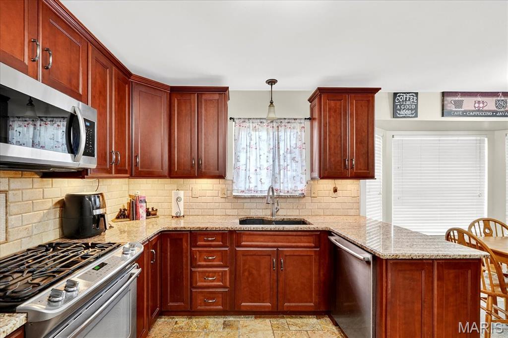 Arnold, Missouri 63010, United States, 3 Bedrooms Bedrooms, ,3 BathroomsBathrooms,Residential,Active,221847