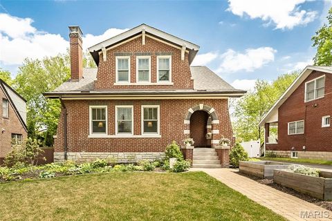 Photo of 332 Marion Avenue, Webster Groves, MO 63119 (MLS # 26022390)