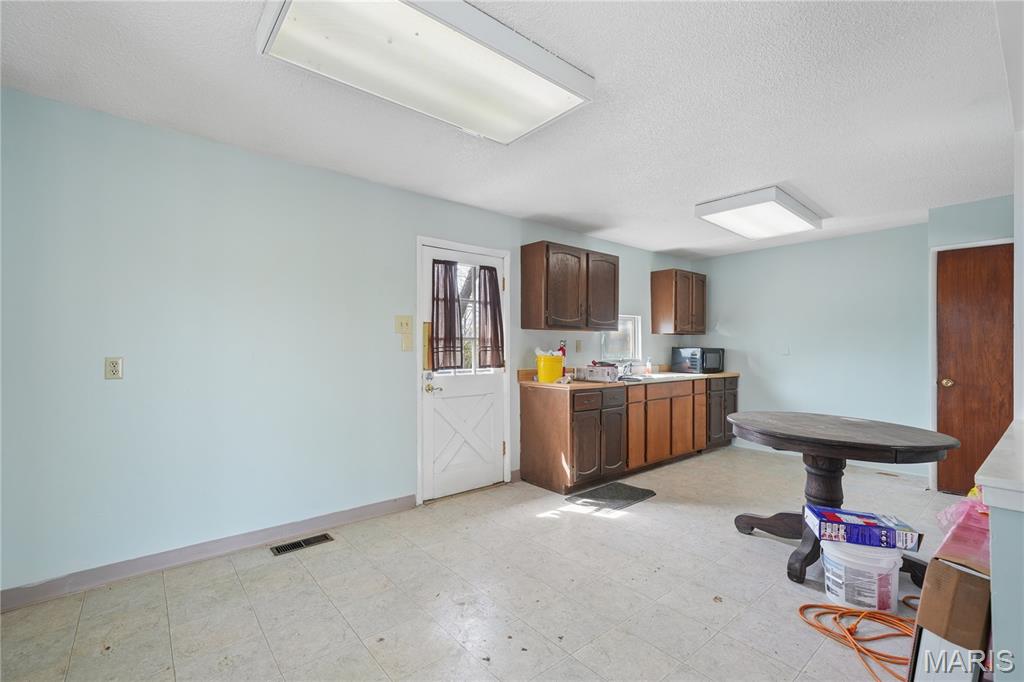 Voss Grove - Commercial Sale