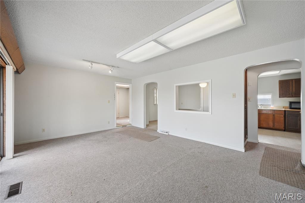 Voss Grove - Commercial Sale