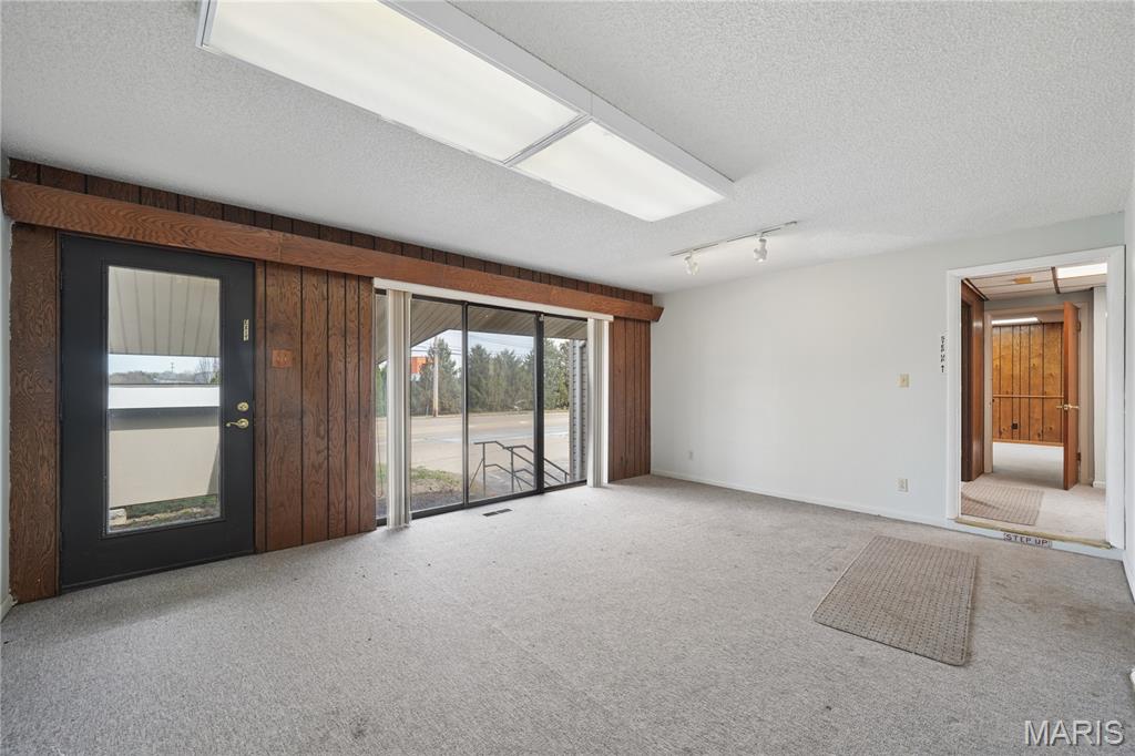 Voss Grove - Commercial Sale