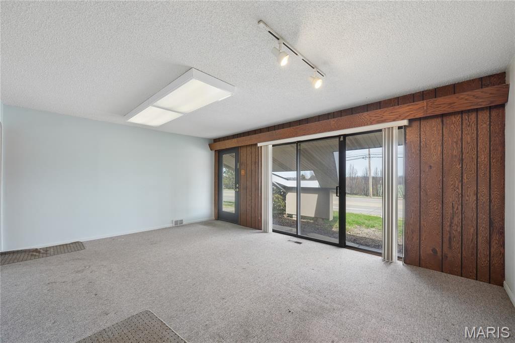 Voss Grove - Commercial Sale