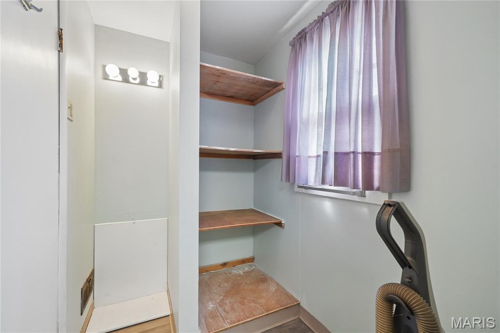 Voss Grove - Commercial Sale