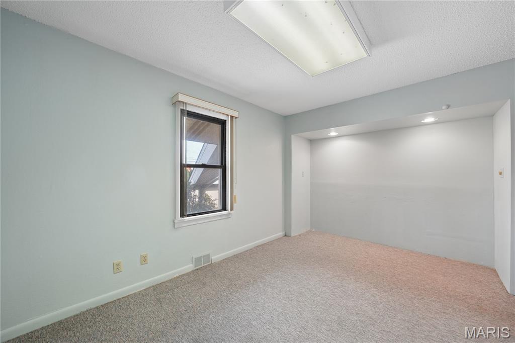 Voss Grove - Commercial Sale