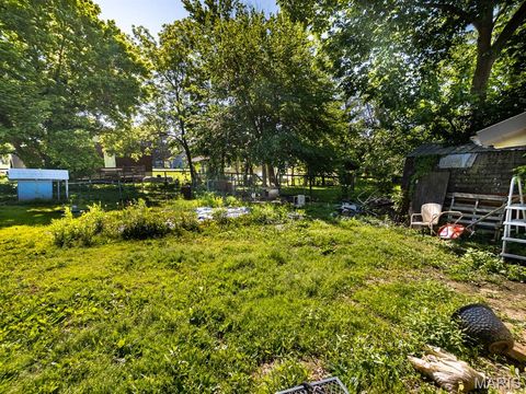 Tiny photo for 505 S Linn Avenue, Belle, MO 65013 (MLS # 26028875)