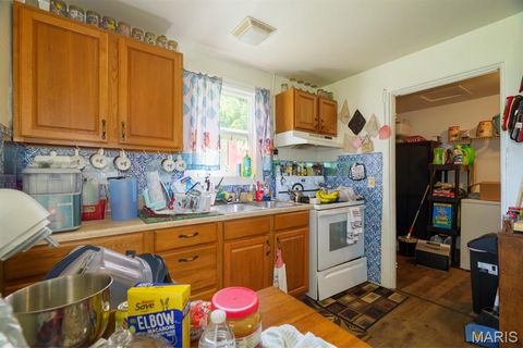 Tiny photo for 505 S Linn Avenue, Belle, MO 65013 (MLS # 26028875)
