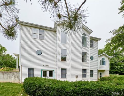 Tiny photo for 4 Hahn Estates Road, Winfield, MO 63389 (MLS # 25040222)