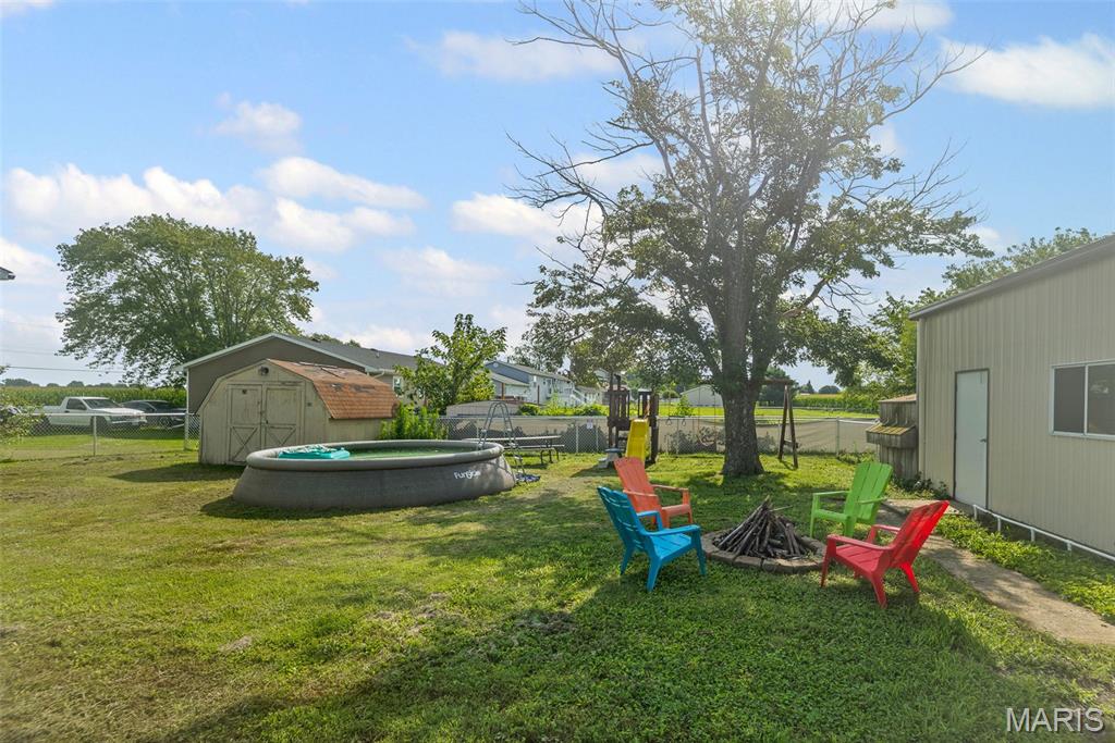 Jerseyville, Illinois 62052, United States, 4 Bedrooms Bedrooms, ,2 BathroomsBathrooms,Residential,Active,178645