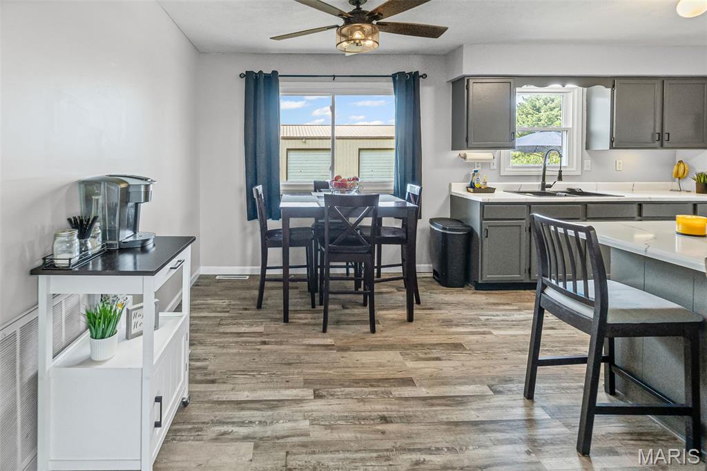 Jerseyville, Illinois 62052, United States, 4 Bedrooms Bedrooms, ,2 BathroomsBathrooms,Residential,Active,178645