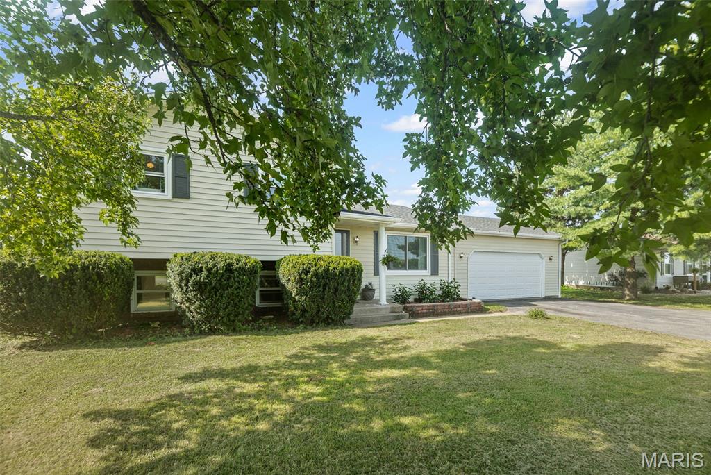 Jerseyville, Illinois 62052, United States, 4 Bedrooms Bedrooms, ,2 BathroomsBathrooms,Residential,Active,178645