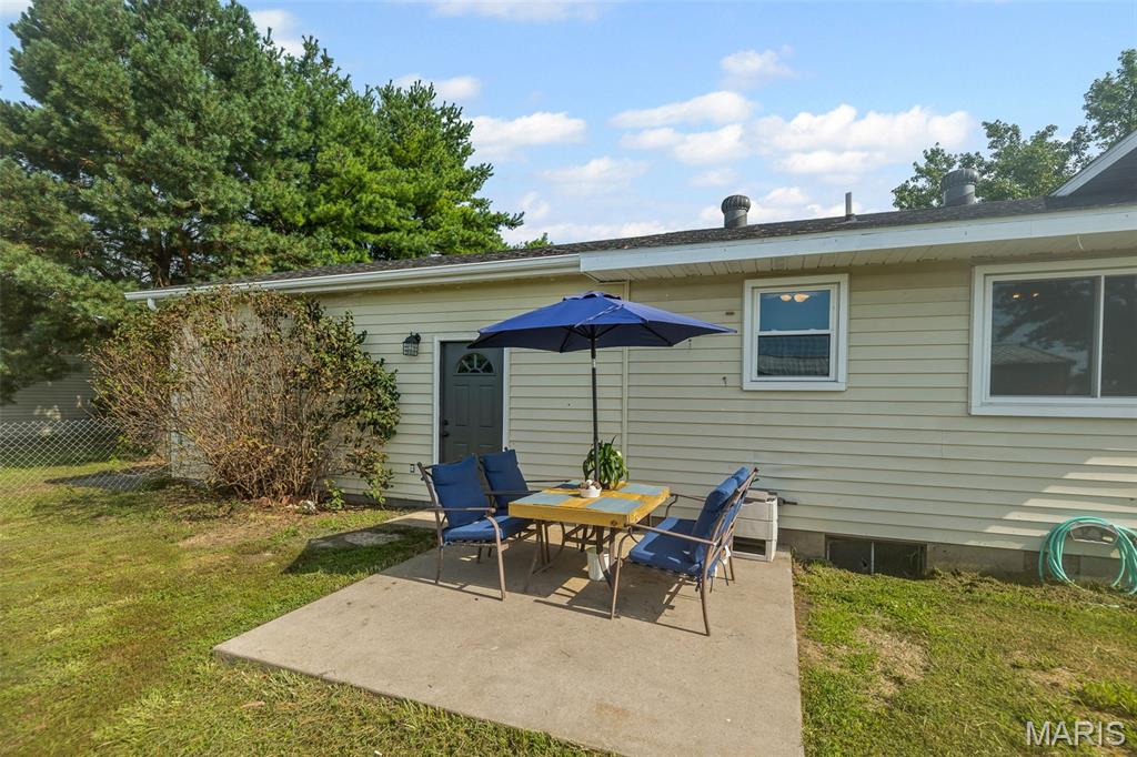 Jerseyville, Illinois 62052, United States, 4 Bedrooms Bedrooms, ,2 BathroomsBathrooms,Residential,Active,178645