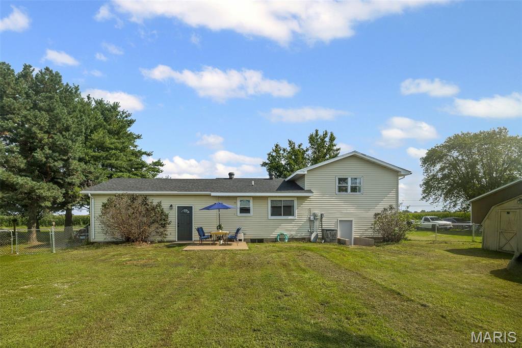 Jerseyville, Illinois 62052, United States, 4 Bedrooms Bedrooms, ,2 BathroomsBathrooms,Residential,Active,178645