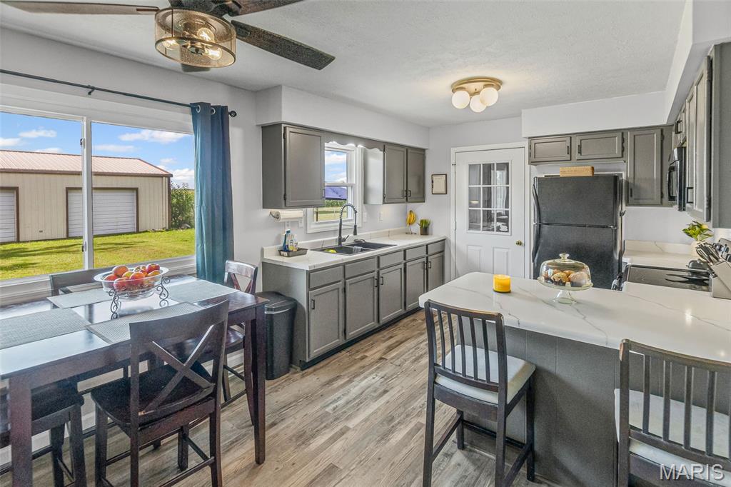 Jerseyville, Illinois 62052, United States, 4 Bedrooms Bedrooms, ,2 BathroomsBathrooms,Residential,Active,178645