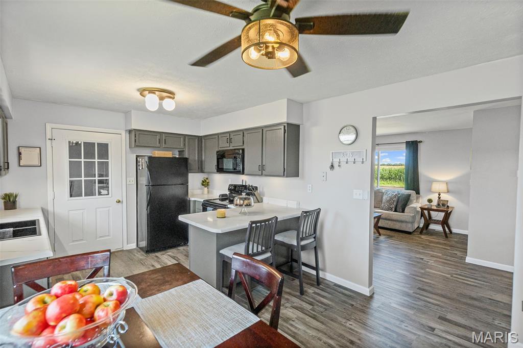 Jerseyville, Illinois 62052, United States, 4 Bedrooms Bedrooms, ,2 BathroomsBathrooms,Residential,Active,178645