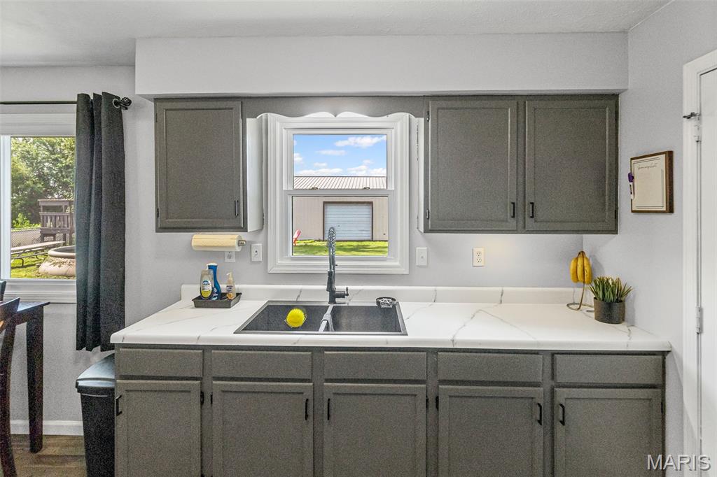 Jerseyville, Illinois 62052, United States, 4 Bedrooms Bedrooms, ,2 BathroomsBathrooms,Residential,Active,178645