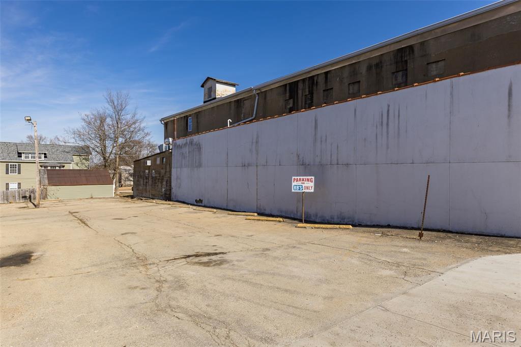 Bogytown - Commercial Sale