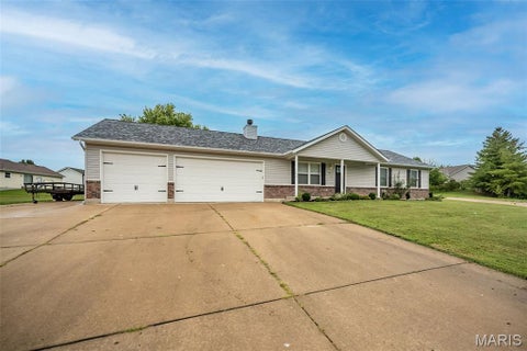 Tiny photo for 301 Excalibur Boulevard, Troy, MO 63379 (MLS # 26050178)