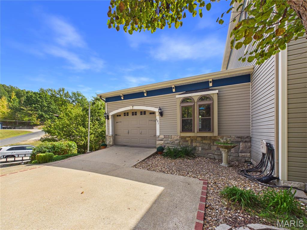 691 Bella Vista Drive