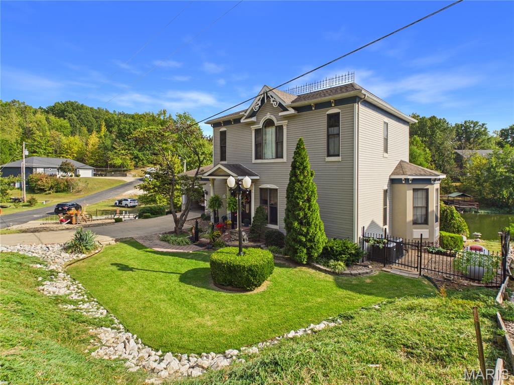 691 Bella Vista Drive