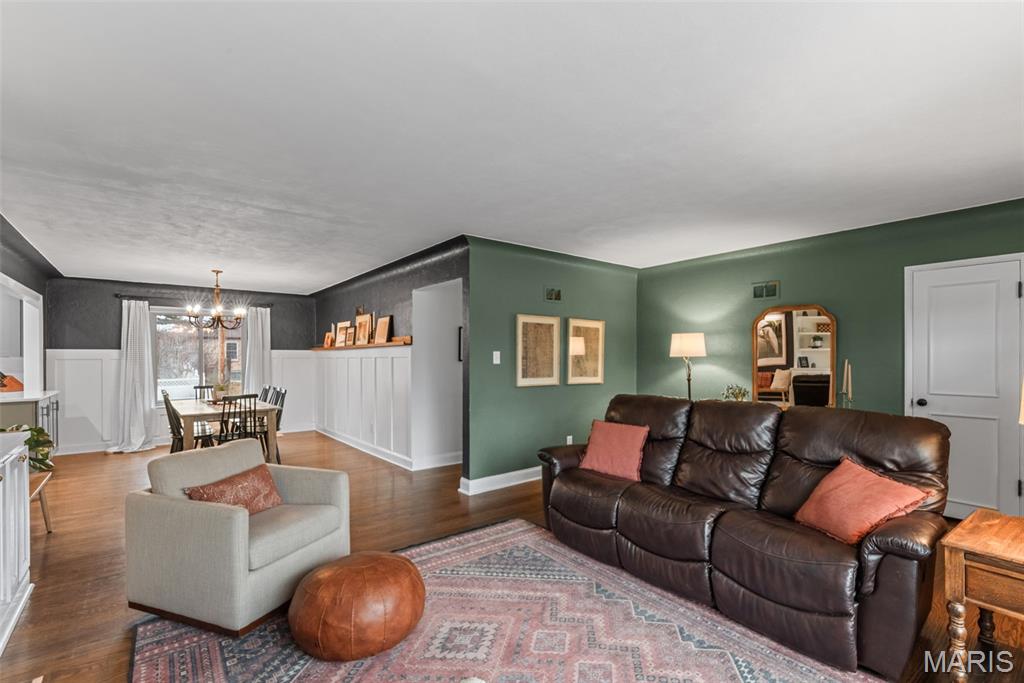 6034 Childress Avenue