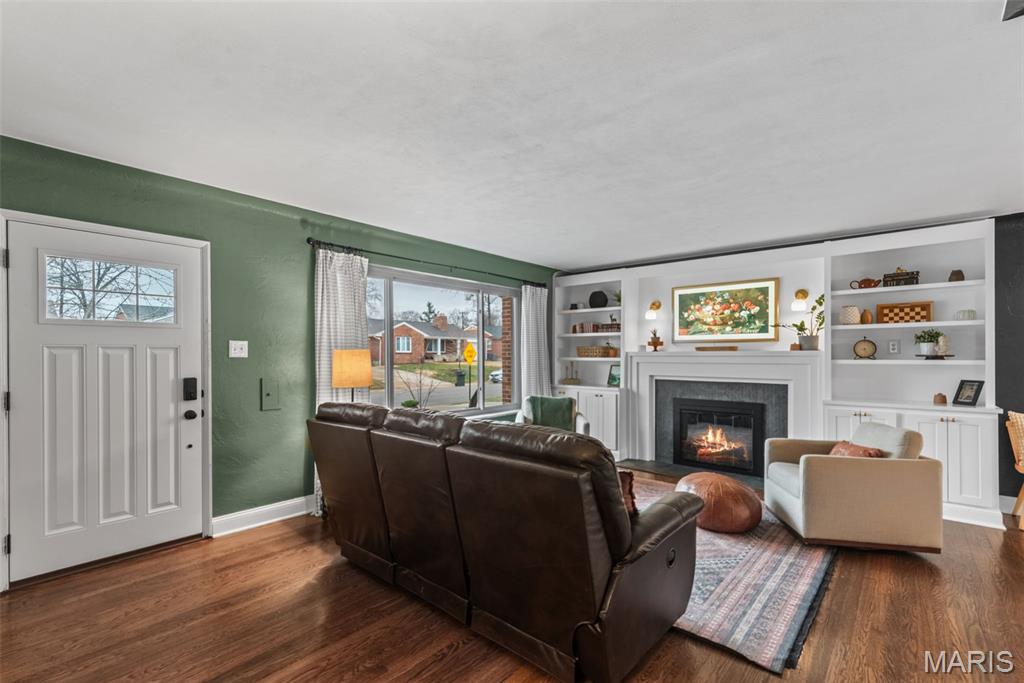 6034 Childress Avenue