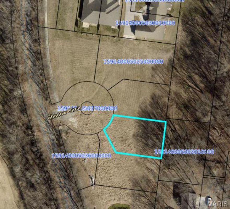 Duplex investor opportunity! These duplex lots are in a quiet neighborhood and in a central location close to schools, shopping, and hospitals. Duplexes must have full brick/stone fronts with vinyl sides and back, 1300 sq ft minimum per side.